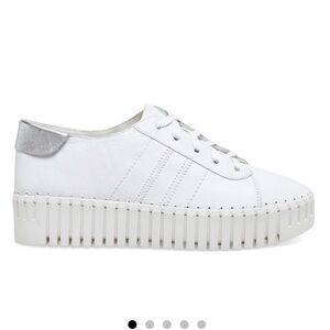 Like new! Silent D soft leather Burrell Lug sneakers size 38 7 7.5